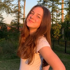 Meet your Posher, Caroline